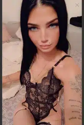 Vikki 21